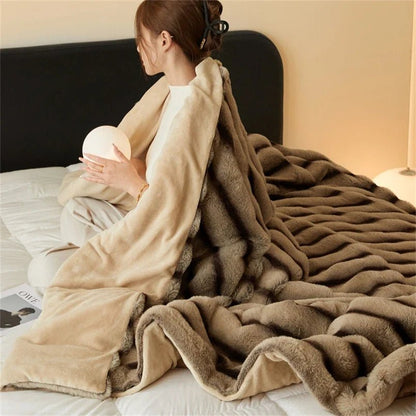 Elara Throw Blanket in Ultra-Soft Faux Fur for Cozy Nights - The Southern AtelierSKU_1791063400972_870