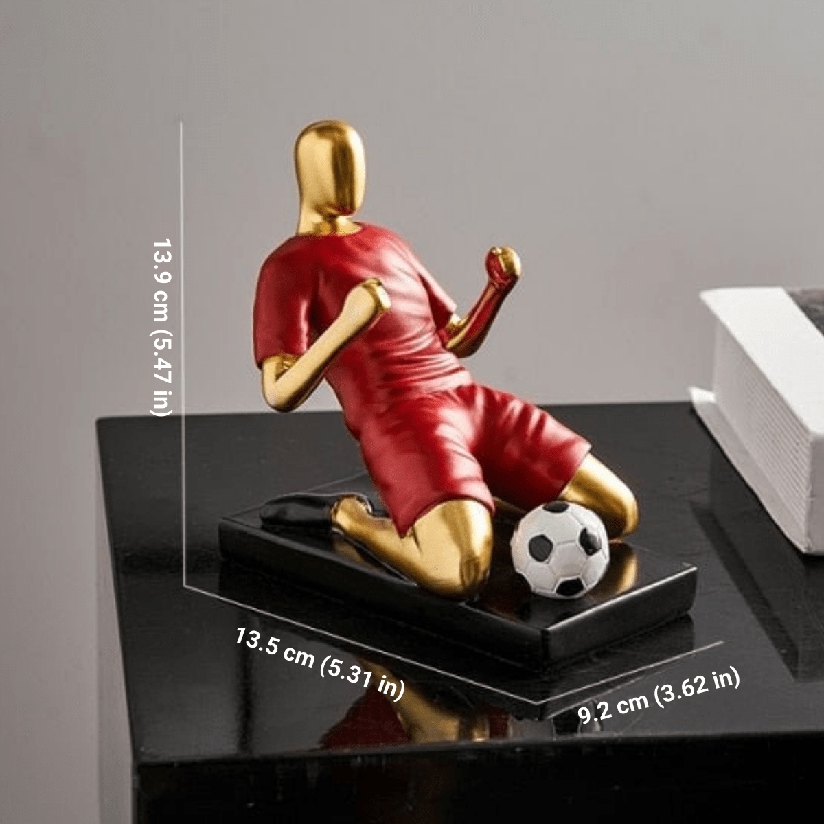 The Southern Atelier – Elegant Abstract Footballer Sculpture in Polished Resin for a Sophisticated Touch - The Southern AtelierSKU_1765807367422_815