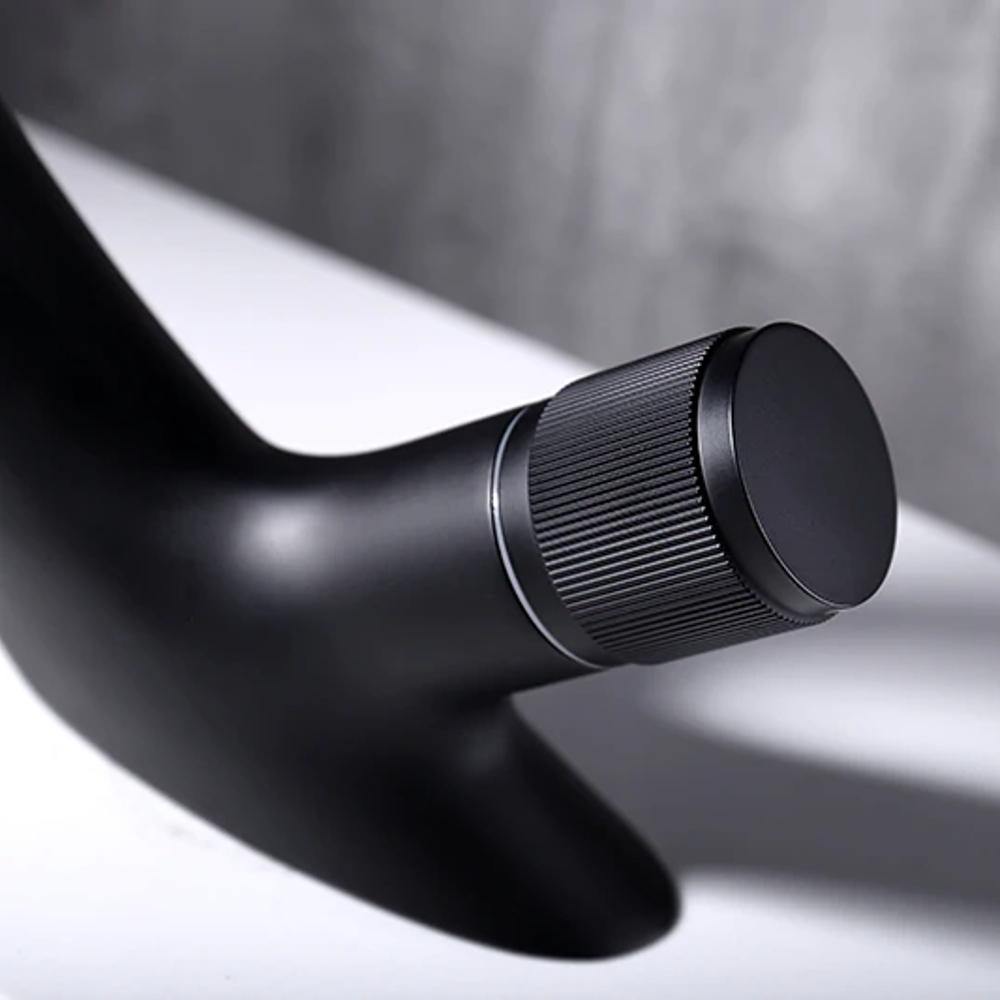 The Southern Atelier – Elegant Brass Basin Faucet for a Luxurious Touch - The Southern AtelierSKU_1762849782859_752