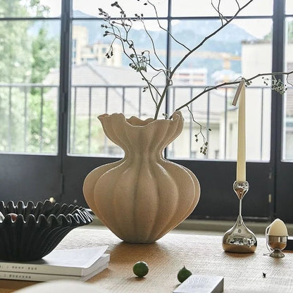The Southern Atelier – Elegant Creamy White Lotus Ceramic Vase Collection for a Serene Ambiance - The Southern AtelierSKU_1775450103107_551