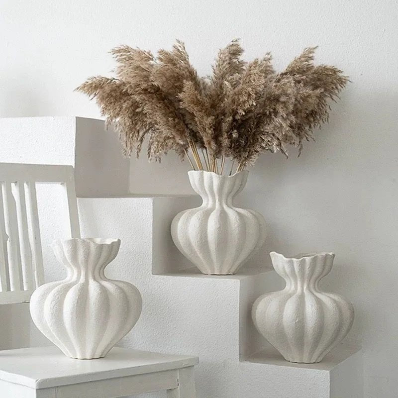 The Southern Atelier – Elegant Creamy White Lotus Ceramic Vase Collection for a Serene Ambiance - The Southern AtelierSKU_1775450103107_551