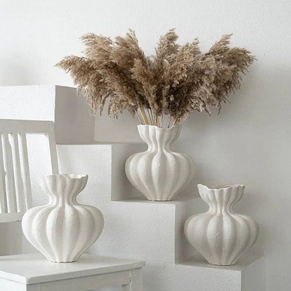 The Southern Atelier – Elegant Creamy White Lotus Ceramic Vase Collection for a Serene Ambiance - The Southern AtelierSKU_1775450103107_551