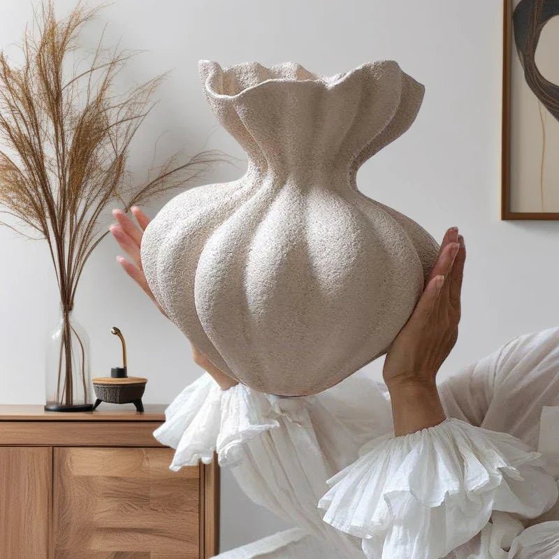 The Southern Atelier – Elegant Creamy White Lotus Ceramic Vase Collection for a Serene Ambiance - The Southern AtelierSKU_1775450103107_551