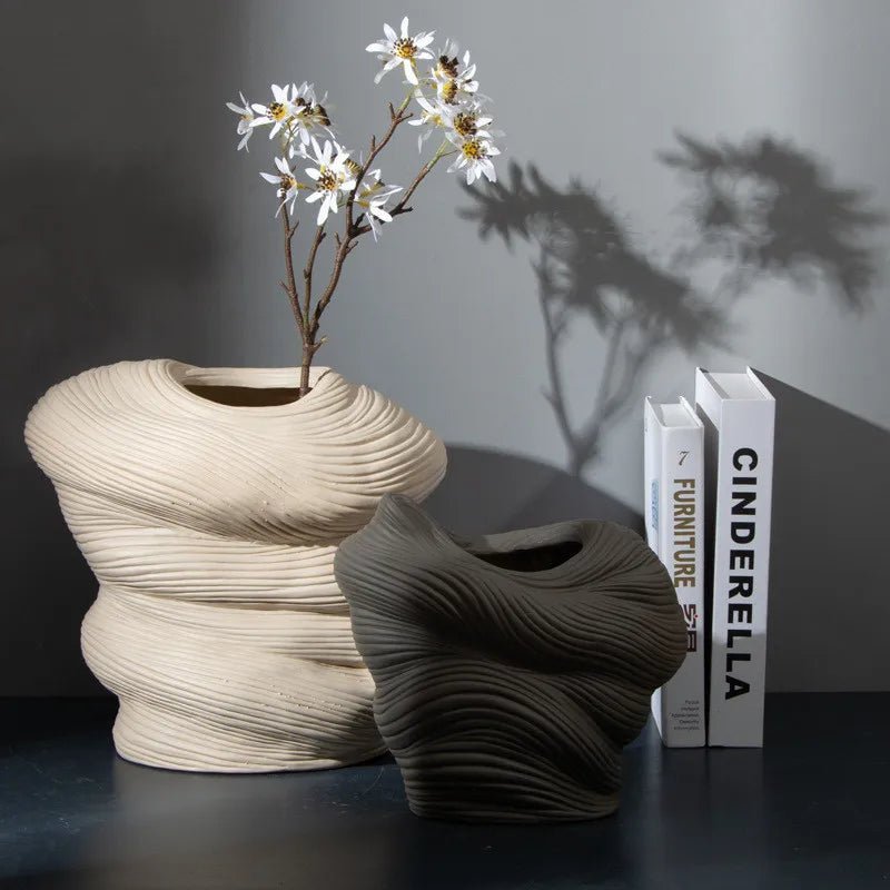 The Southern Atelier – Elegant Curved Ceramic Vase for a Serene Ambiance - The Southern AtelierSKU_1774881666927_874