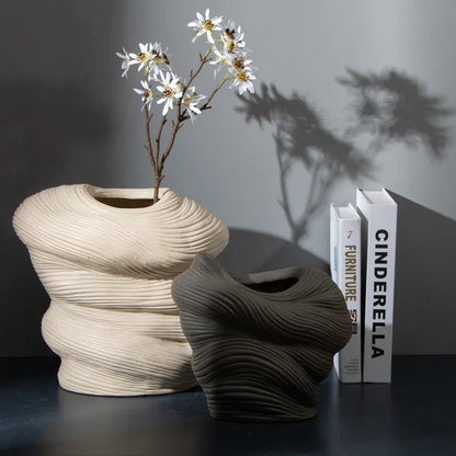 The Southern Atelier – Elegant Curved Ceramic Vase for a Serene Ambiance - The Southern AtelierSKU_1774881666927_874