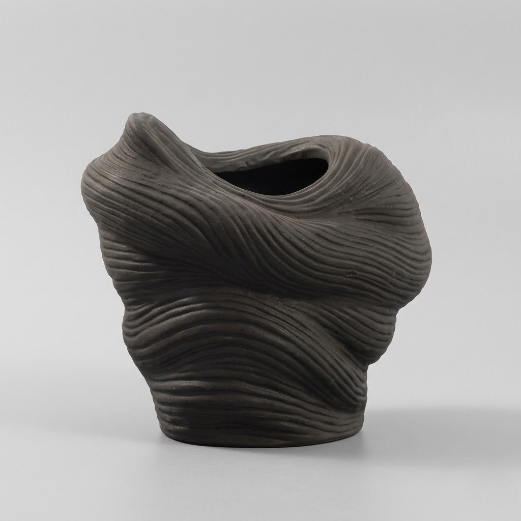 The Southern Atelier – Elegant Curved Ceramic Vase for a Serene Ambiance - The Southern AtelierSKU_1774881666927_8746