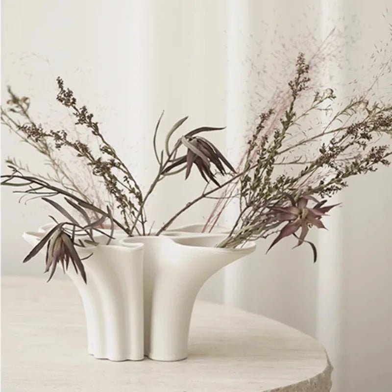 The Southern Atelier – Elegant Petal White Ceramic Vessel for a Serene Ambiance - The Southern AtelierSKU_1774881670464_119