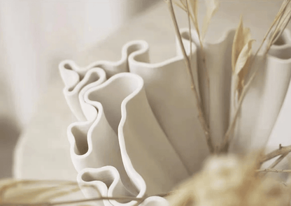 The Southern Atelier – Elegant Petal White Ceramic Vessel for a Serene Ambiance - The Southern AtelierSKU_1774881670464_119