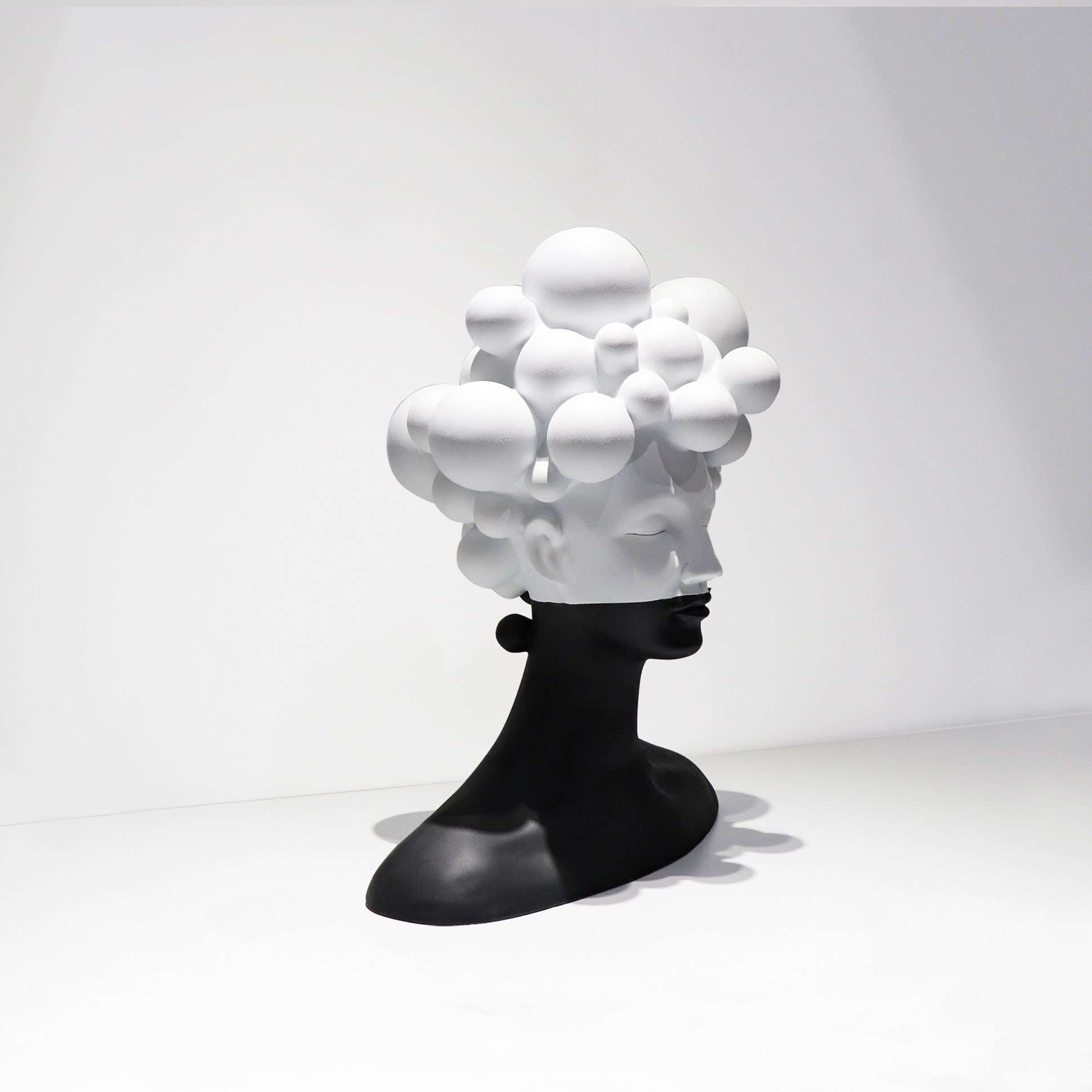 The Southern Atelier – Enigmatic Resin Sculpture in Sleek Woman Silhouette for a Stylish Accent - The Southern AtelierSKU_1766400535371_677