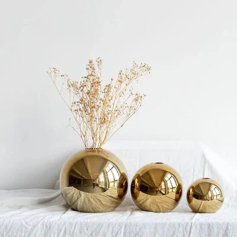 The Southern Atelier – Exquisite Golden Ceramic Sphere Vase for a Stylish and Sophisticated Décor - The Southern AtelierSKU_1763119115372_284