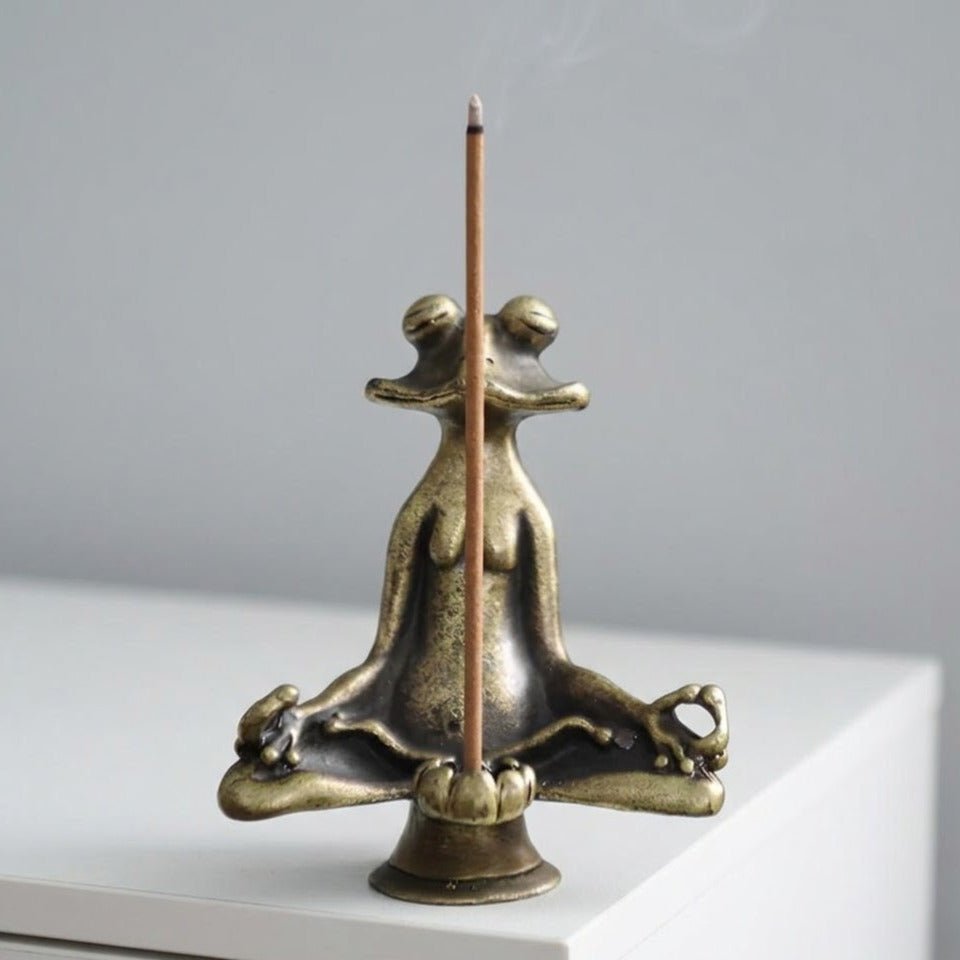 The Southern Atelier – Lotus Frog Miniature Figurine in Tranquil Hues for a Serene Atmosphere - The Southern AtelierSKU_1774883105854_948