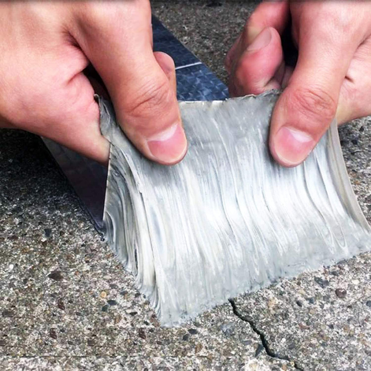 The Southern Atelier - Self-Adhesive Waterproof Repair Tape in 50 mm Black Rubber for Leak Repairs on Pipes and Roofs - The Southern AtelierSKU_1786566471513_493